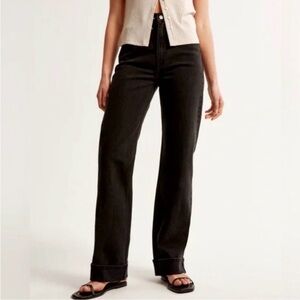 A&F Curve Love 90’s Relaxed Jean